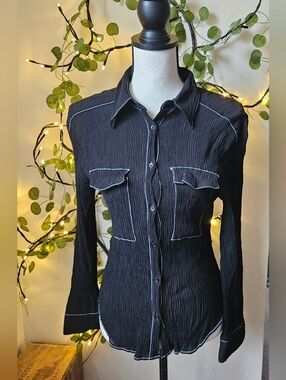 Zara Womens button down long sleeve light crinkle shirt Top Size medium Black Bl